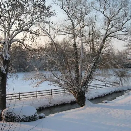 Bed & Breakfast Le Du Bas Manoir 4*