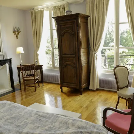Le Du Bas Manoir 4*