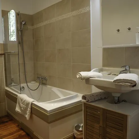 Le Du Bas Manoir Panzió